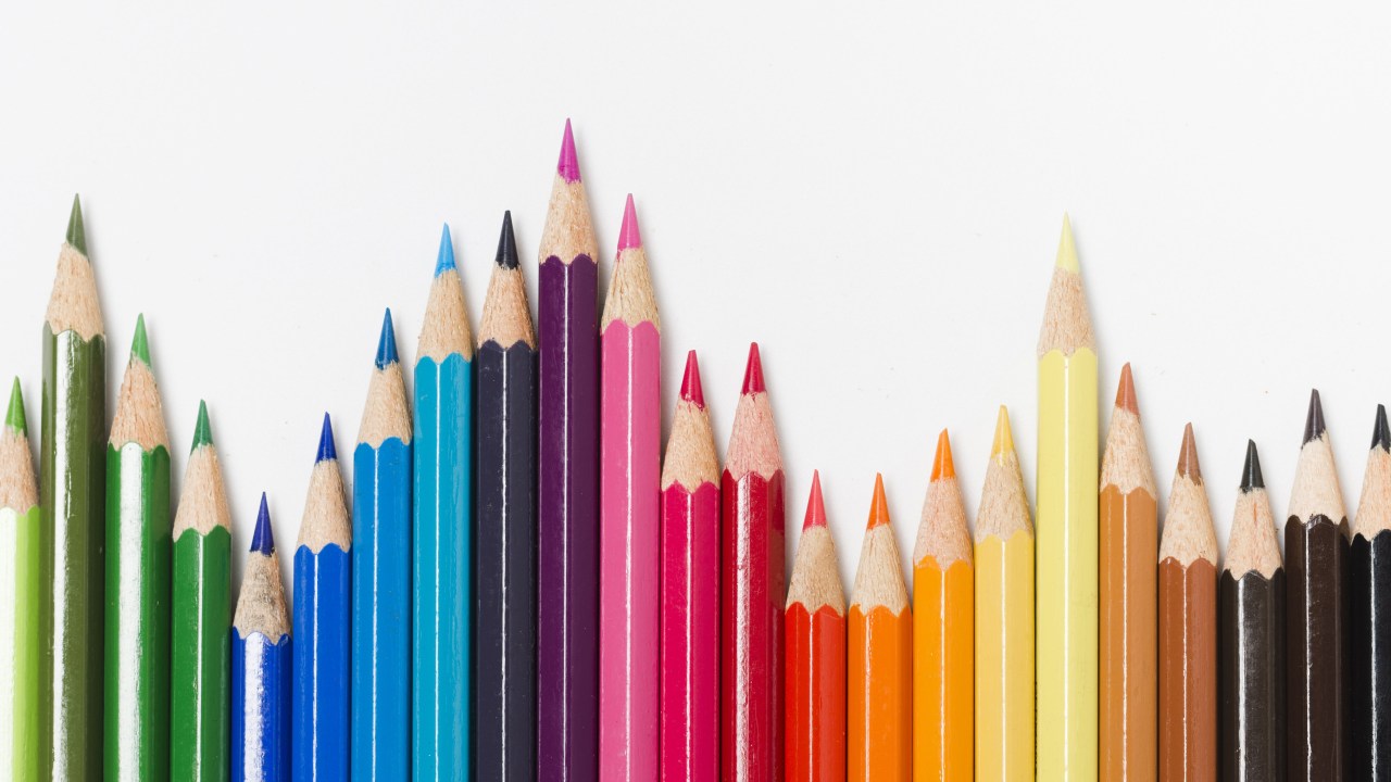 Confira 9 caixas de lápis de cor para usar nos livros de pintura
