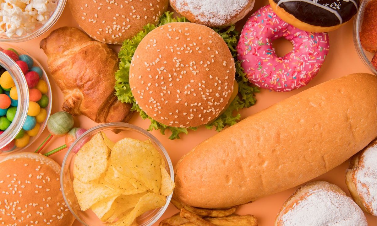 Comer ultraprocessados pode prejudicar o cérebro