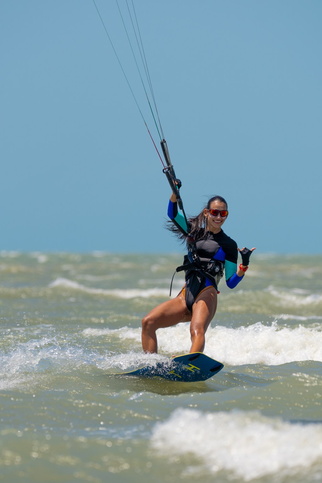 Larissa Chehuen1 Larissa Chehuen praticando kitesurf
