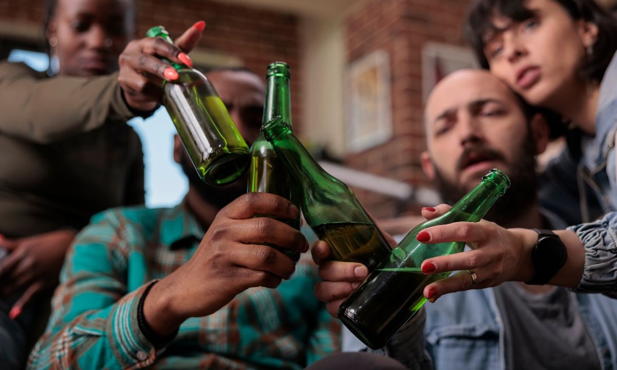 beber com estômago vazio