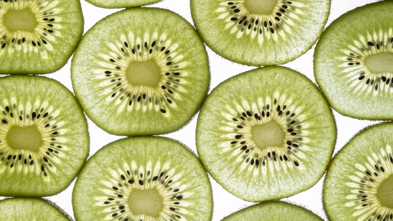Conheça os benefícios do kiwi para a saúde