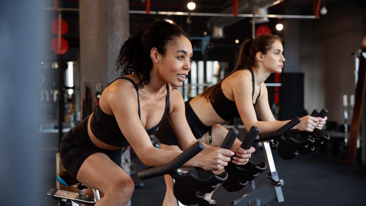 Confira como evitar este incômodo na hora da aula de spinning