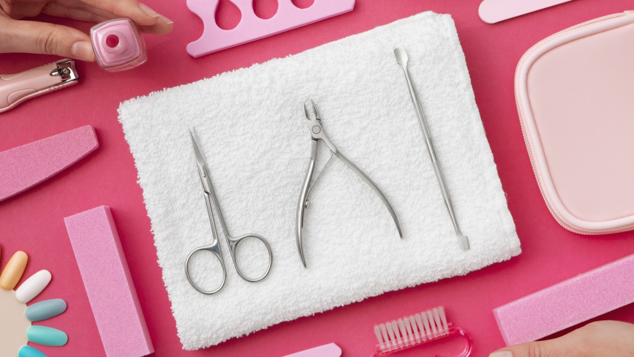 Confira opções de kit manicure com diferentes quantidades de acessórios