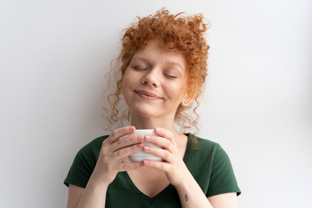 Os 5 chás que ajudam a aliviar sintomas do período menstrual