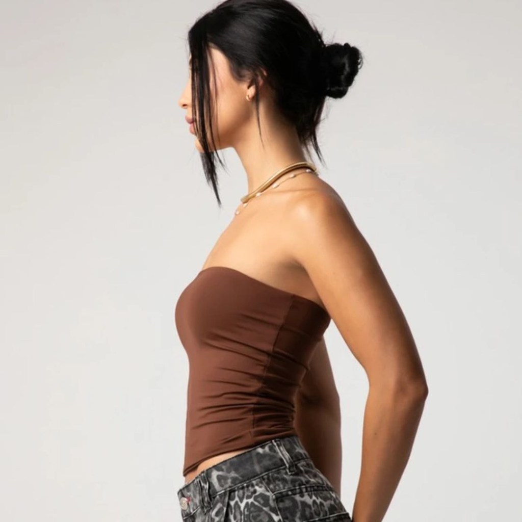 las clothing blusa lira blusa marrom para entrar na tendência pantone mocha mousse