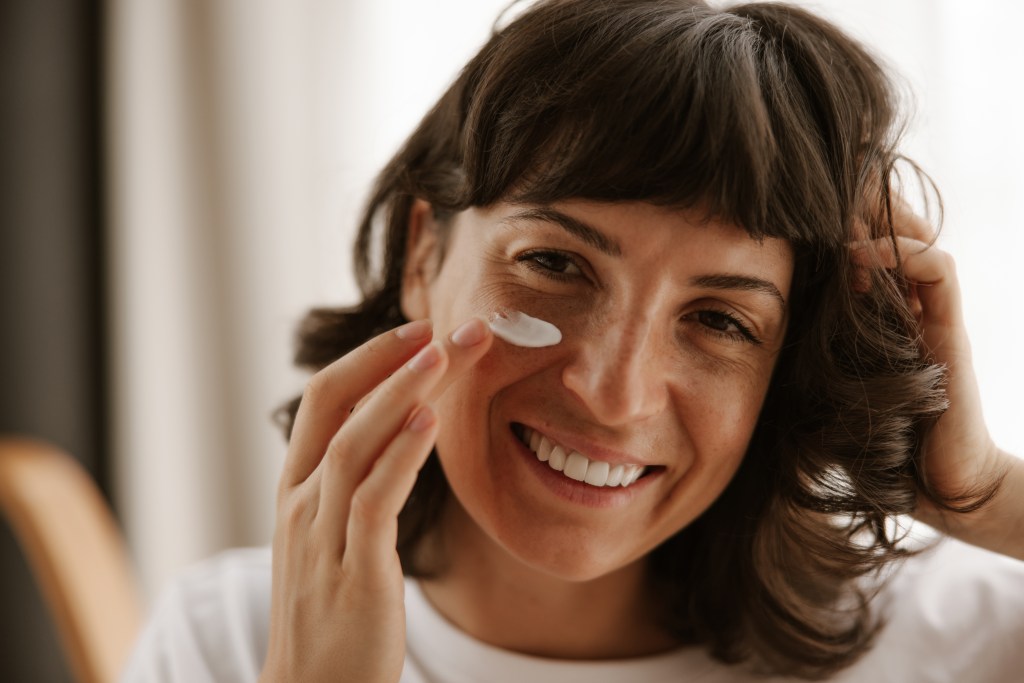 5 protetores solares compactos que você deve ter na bolsa