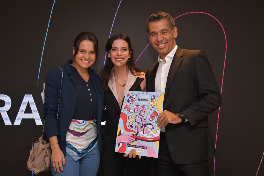 Camila Fuscaldo, Gerente de Digital e Comunicação LatAm na Merz Aesthetics, Larissa Serpa, editora-chefe de Boa Forma, e Carlos Regis, Diretor de Marketing e Excelência na Merz Aesthetics Brasil |