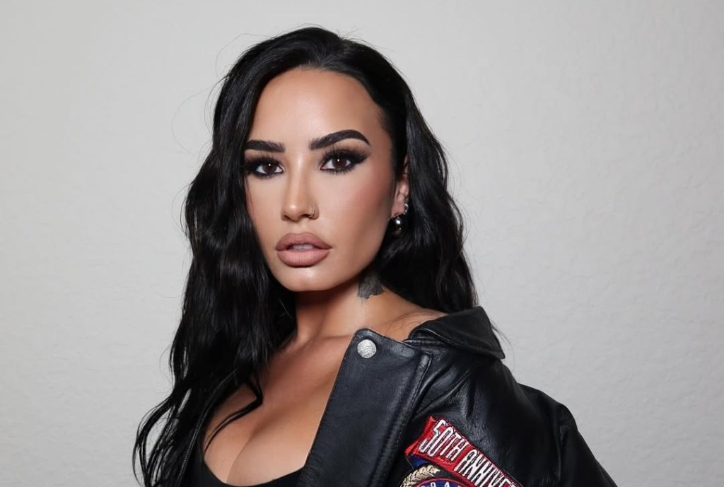 Demi Lovato: A luta contra transtornos alimentares e sua jornada de superação