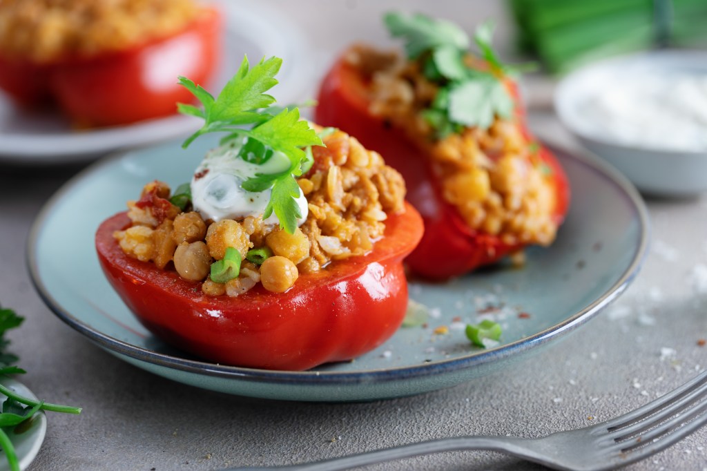 Tomate recheado light: saudável e pronto em apenas 30 minutos