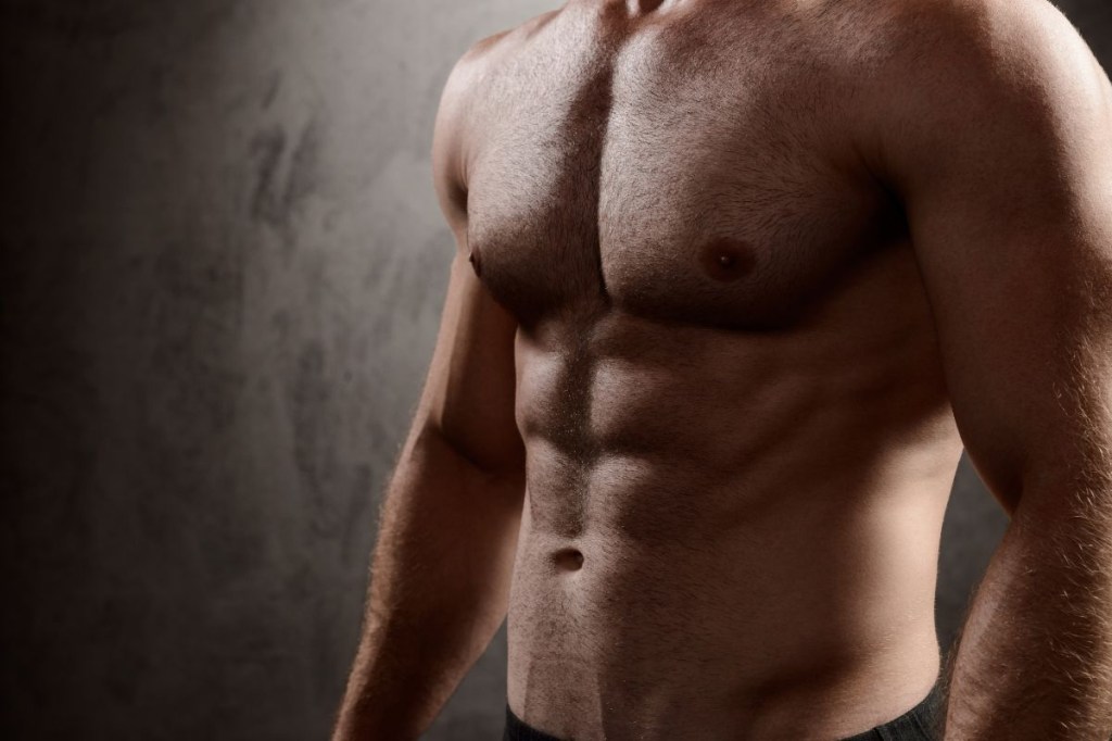 Crucifixo: aprenda a técnica correta para potencializar seus treinos de peitoral