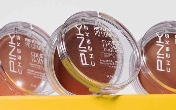 PINK CHEEKS lança protetor solar pó compacto: praticidade e alta proteção para o treino